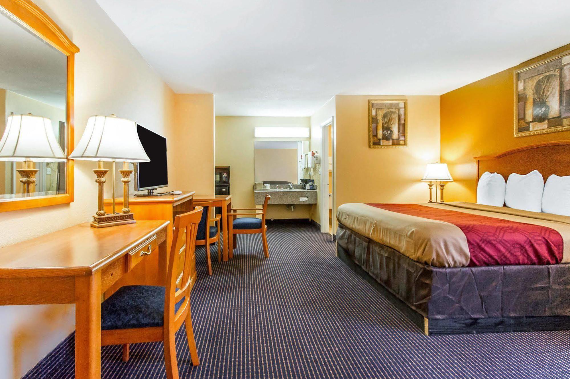 Econo Lodge Inn&Suites Evergreen Exterior foto